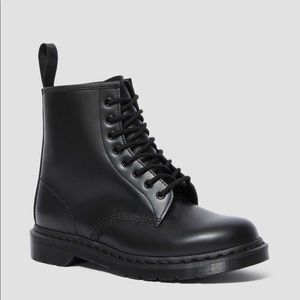 Dr. Martens 1460 smooth leather lace up boots